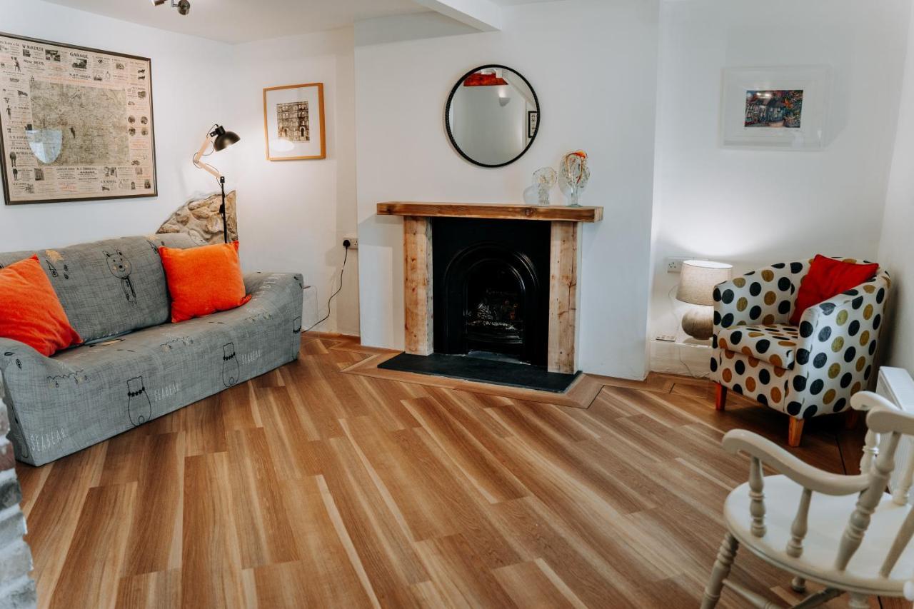Hamilton Lodge - Cottage Sleeps 8 Fishguard Exterior foto