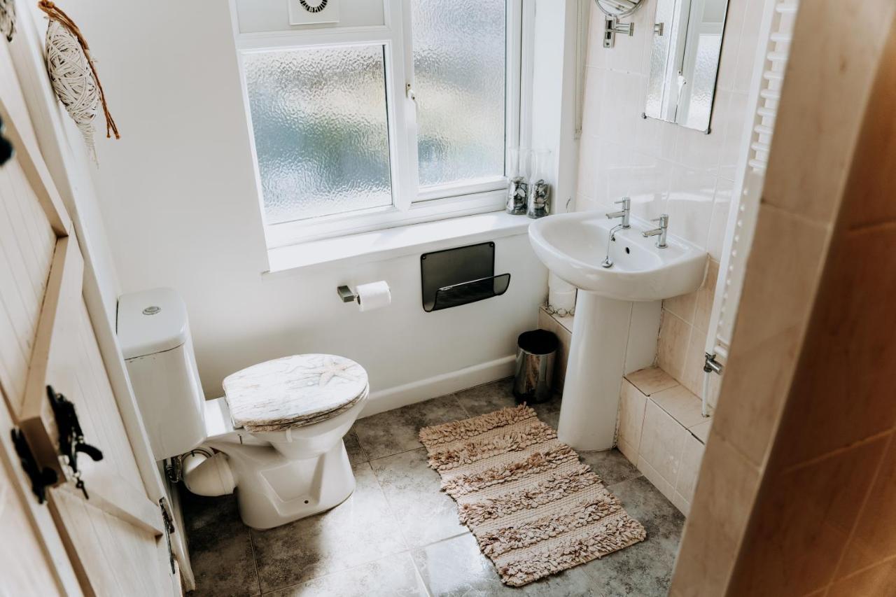 Hamilton Lodge - Cottage Sleeps 8 Fishguard Exterior foto